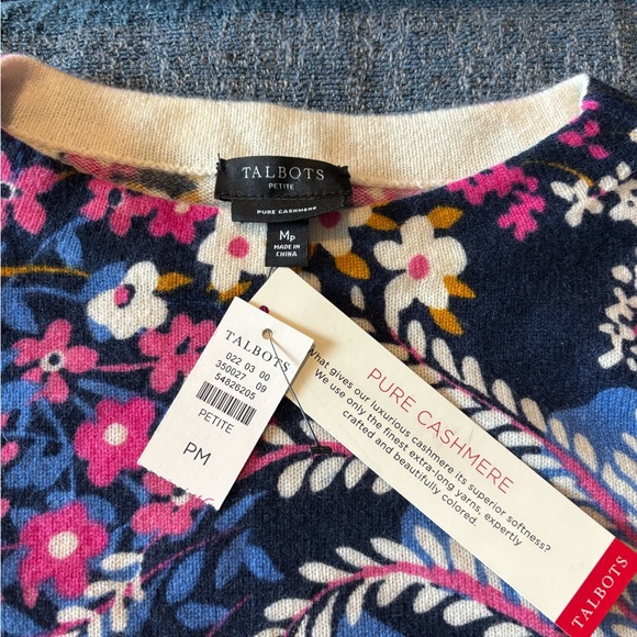 New with tags (NWT) Talbots 100% Cashmere Sweater. Size medium petite. - Picture 2 of 4